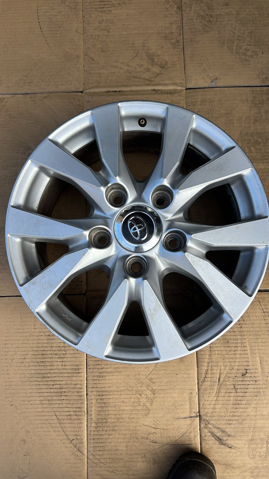 Toyota 18" Genuine Alloy Wheel