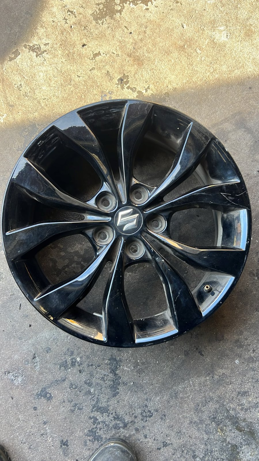 Suzuki 17" Genuine Alloy Wheel