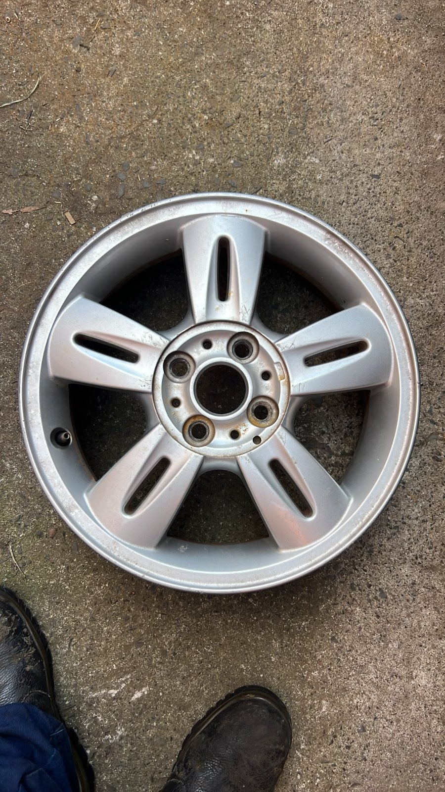 Holden Commodore 16" Genuine Alloy Wheel